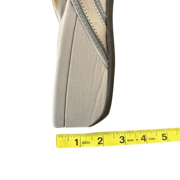 Women's Vionic High Tide Silver Metallic Leather Platform Thongs Size 10 Summer - Picture 7 of 7